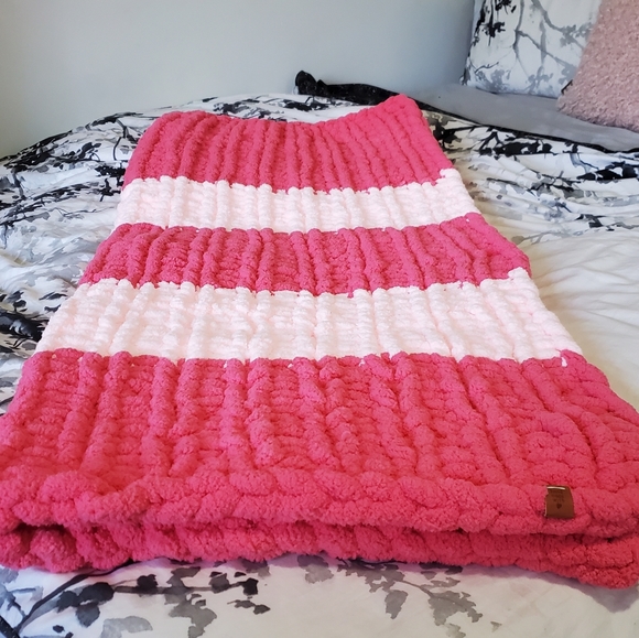 Handmade Chunky blanket 40"×40" - Picture 7 of 10
